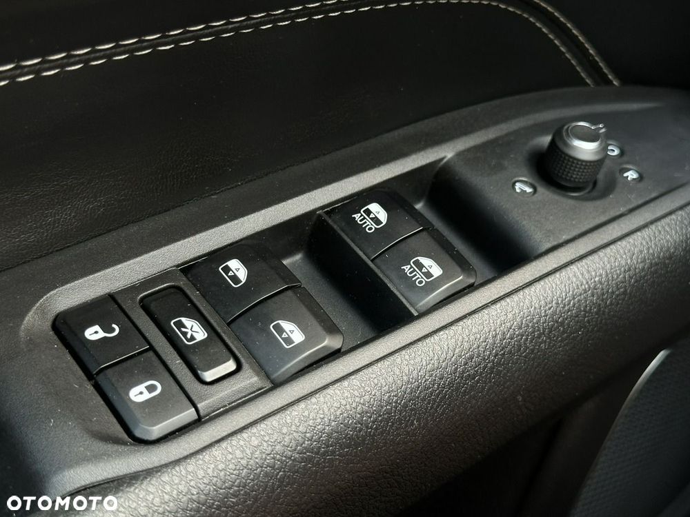 Jeep Compass - 38