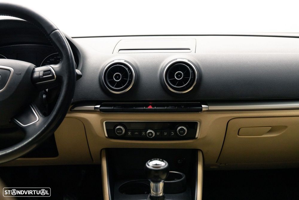Audi A3 Sportback 1.6 TDI Design - 15