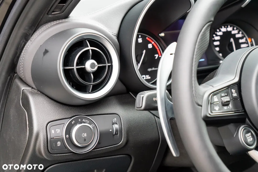Alfa Romeo Giulia 2.0 Turbo Veloce Q4 - 19