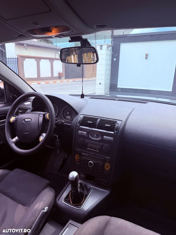 Ford Focus 1.6i 16V - 5