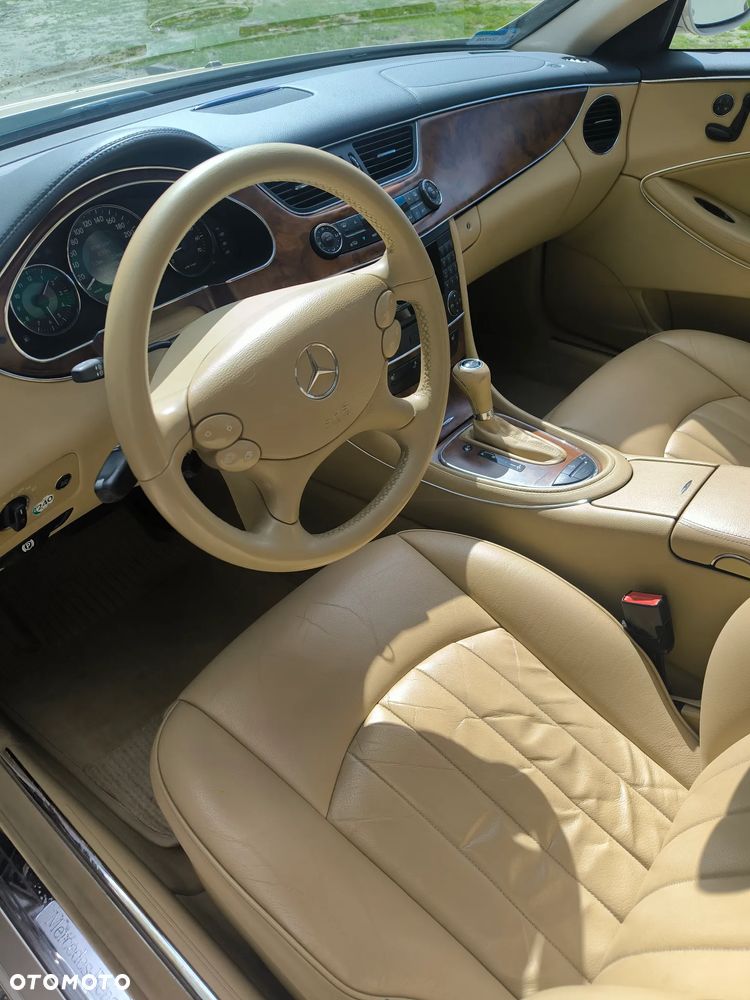 Mercedes-Benz CLS 500 - 12