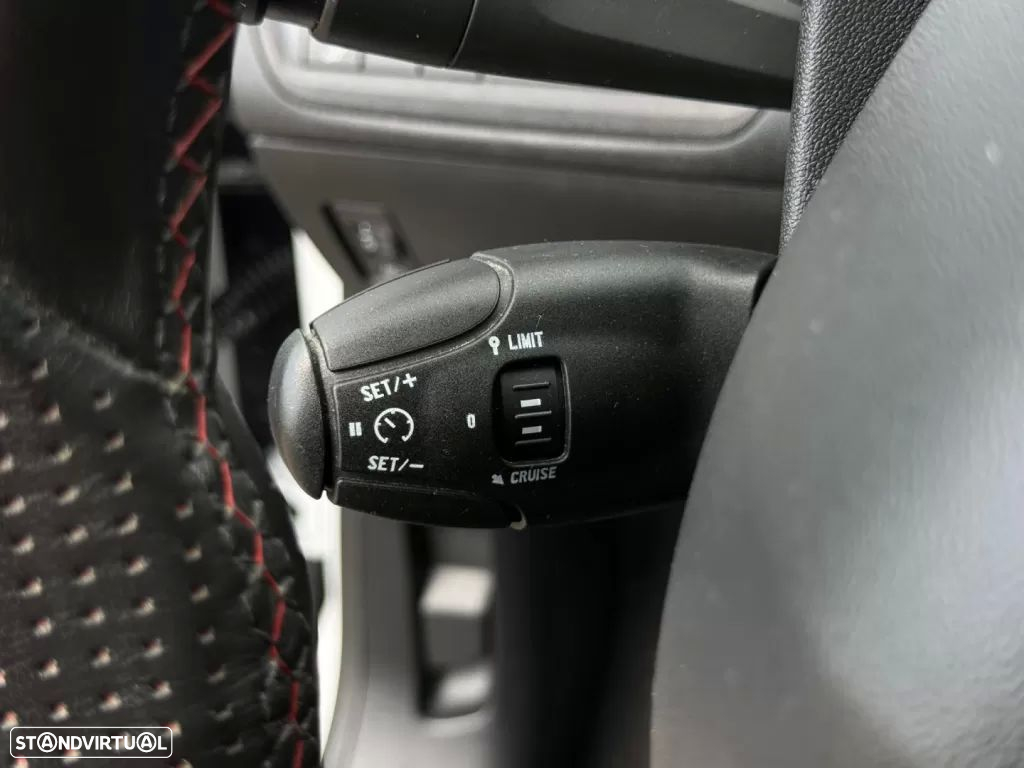 Peugeot 208 1.2 PureTech GT Line - 39
