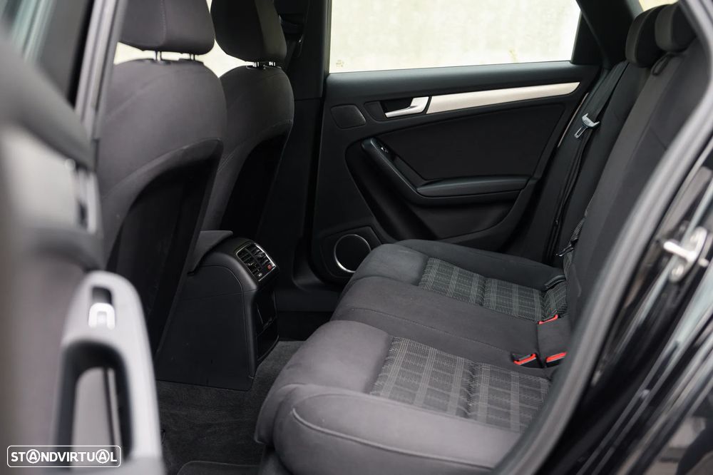 Audi A4 Avant 2.0 TDI Business Line S-line - 18