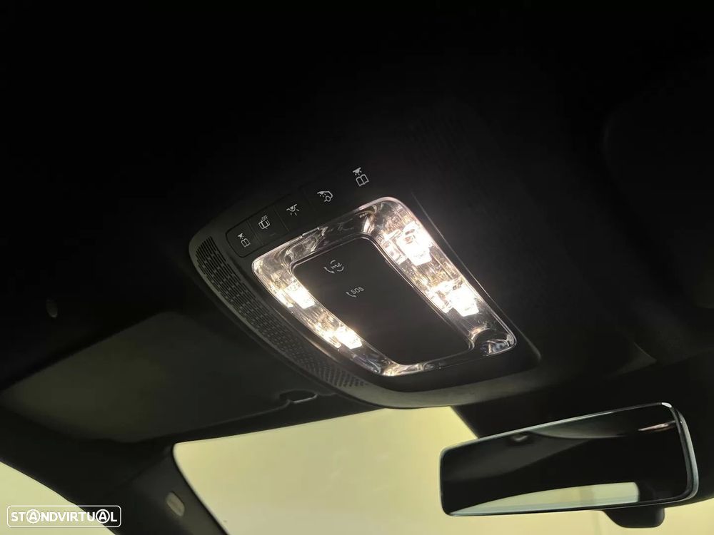 Mercedes-Benz A 250 Limousine e AMG Line - 32