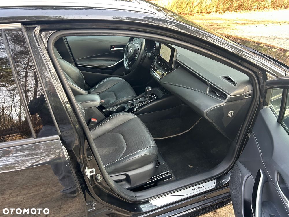 Toyota Corolla 2.0 Hybrid Executive - 21