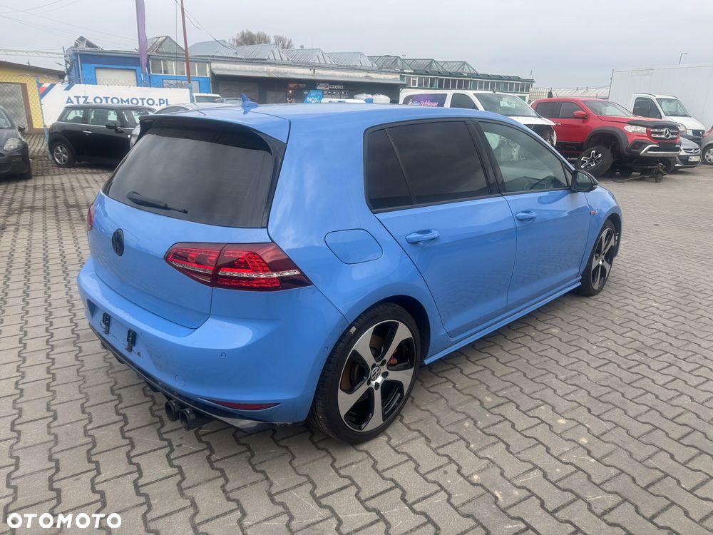 Volkswagen Golf GTI Performance BlueMotion Technology DSG - 3