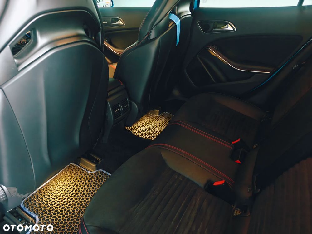Mercedes-Benz GLA AMG 45 4-Matic - 9