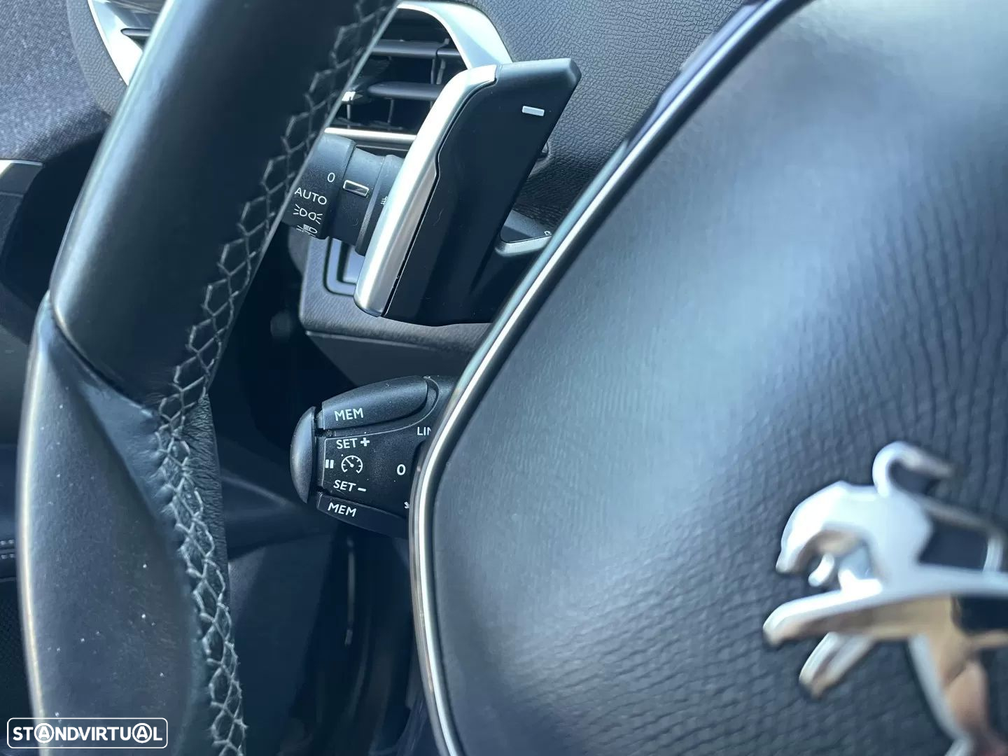 Peugeot 5008 1.2 PureTech Allure EAT8 - 36