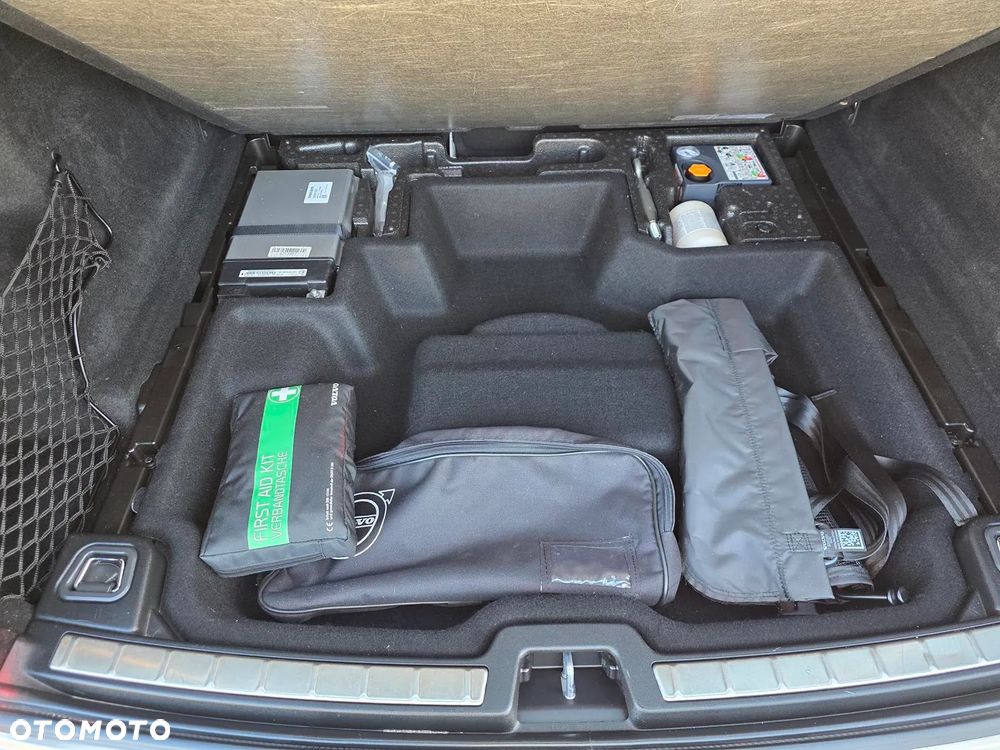 Volvo XC 60 B4 D Momentum - 23