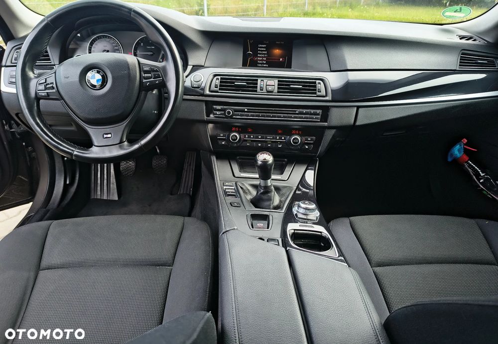 BMW Seria 5 520d Luxury Line - 9