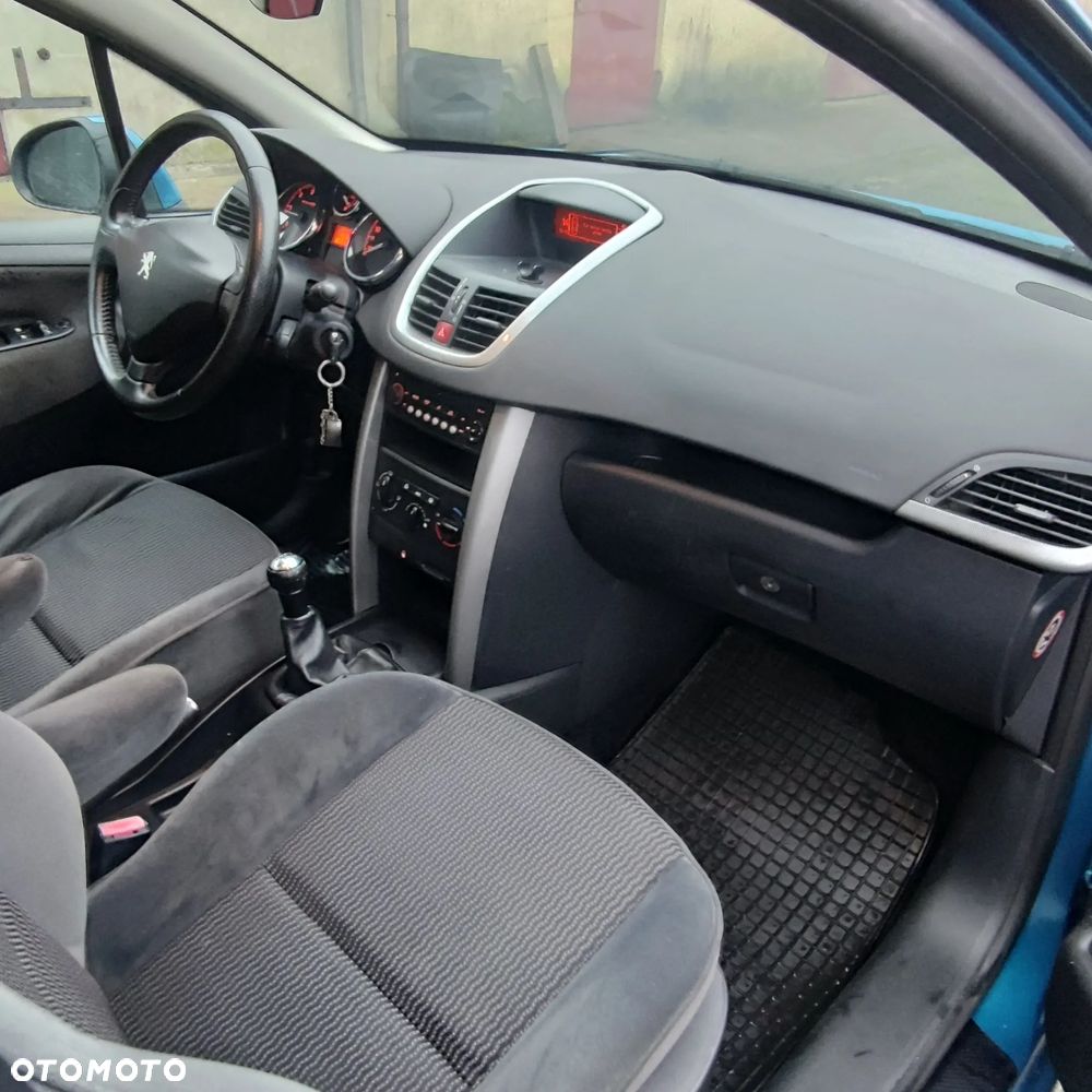 Peugeot 207 - 14