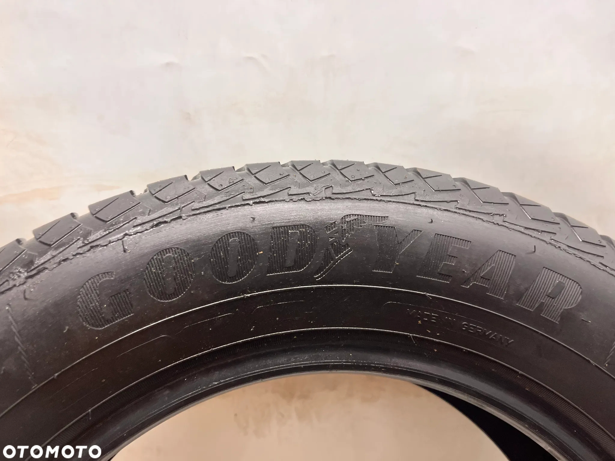 G-2329 195/65R15 91H GOODYEAR VECTOR4SEASON - 4