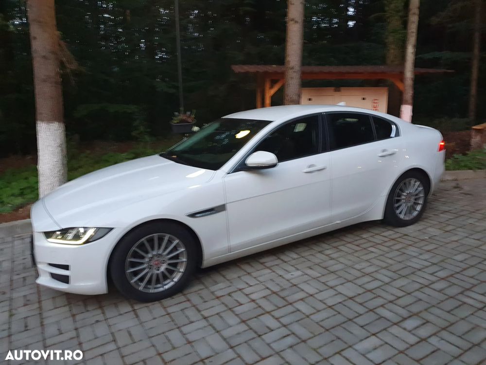 Jaguar XE - 4