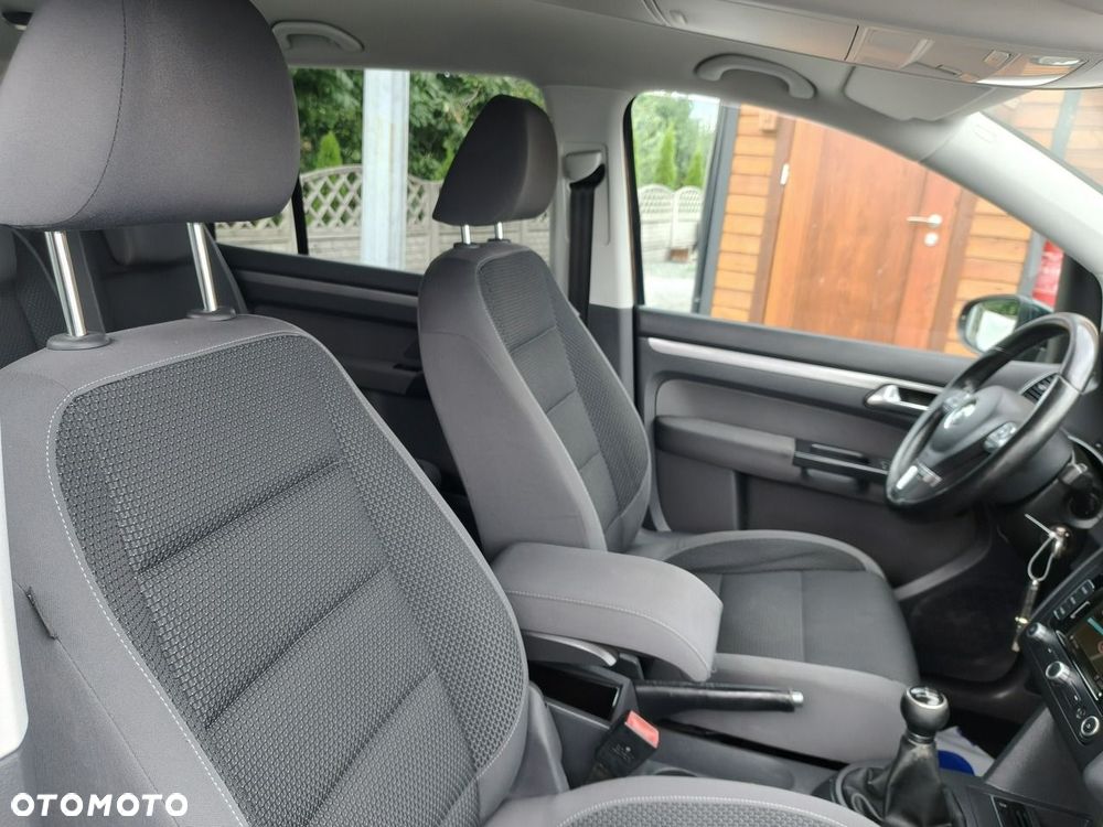 Volkswagen Touran - 18