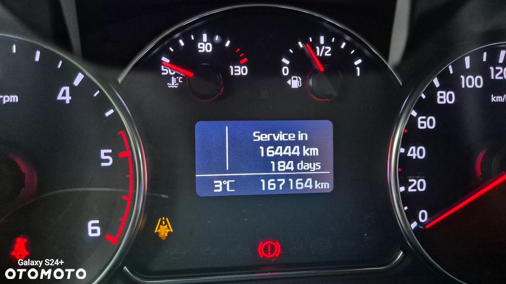 Kia Carens 1.7 CRDi 115 Dream Team Edition - 24