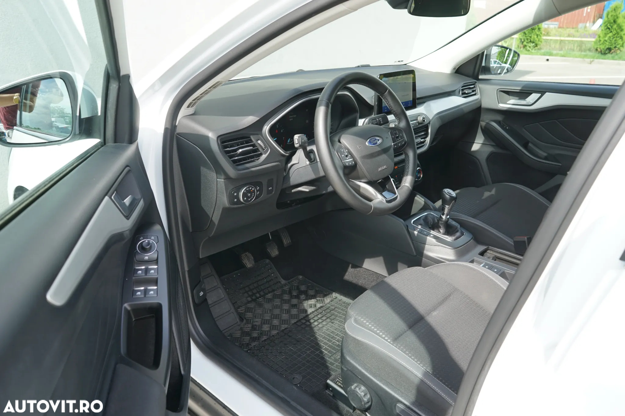Ford Focus 1.0 EcoBoost Active - 11