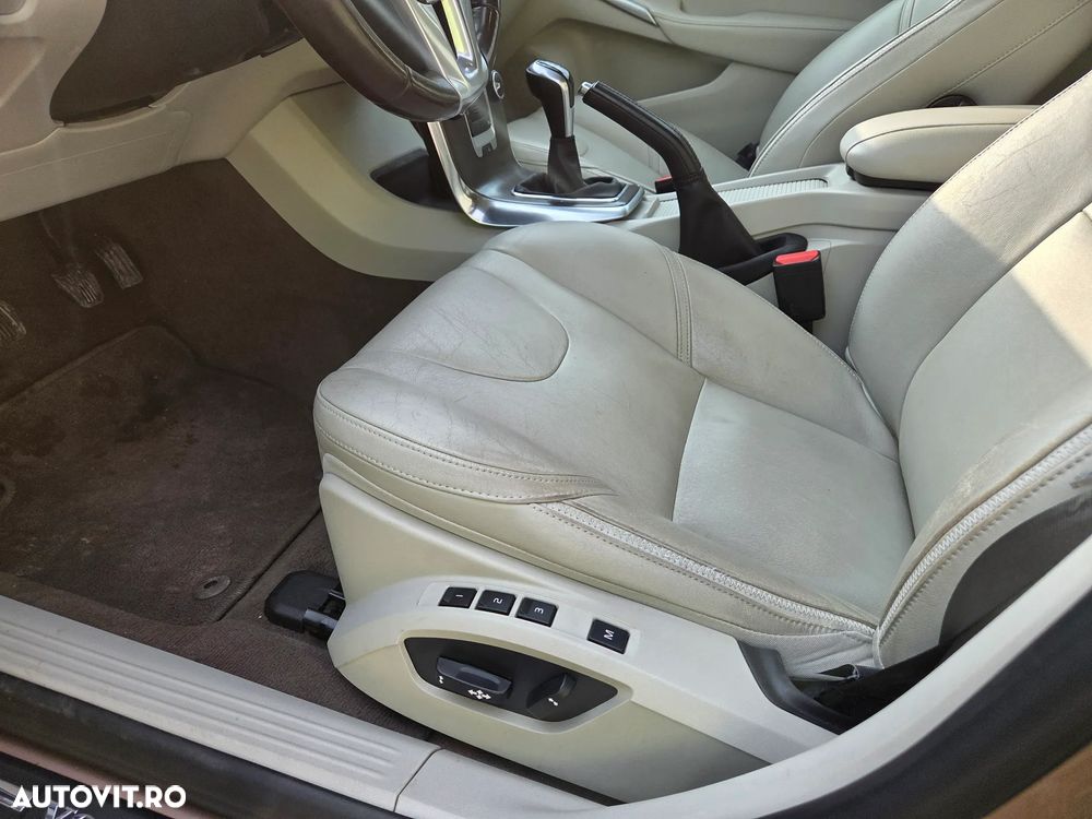 Volvo V40 D2 R Design - 25