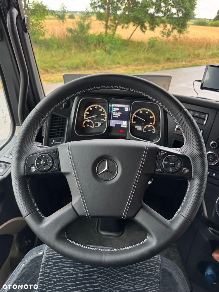 Mercedes-Benz Actros - 18