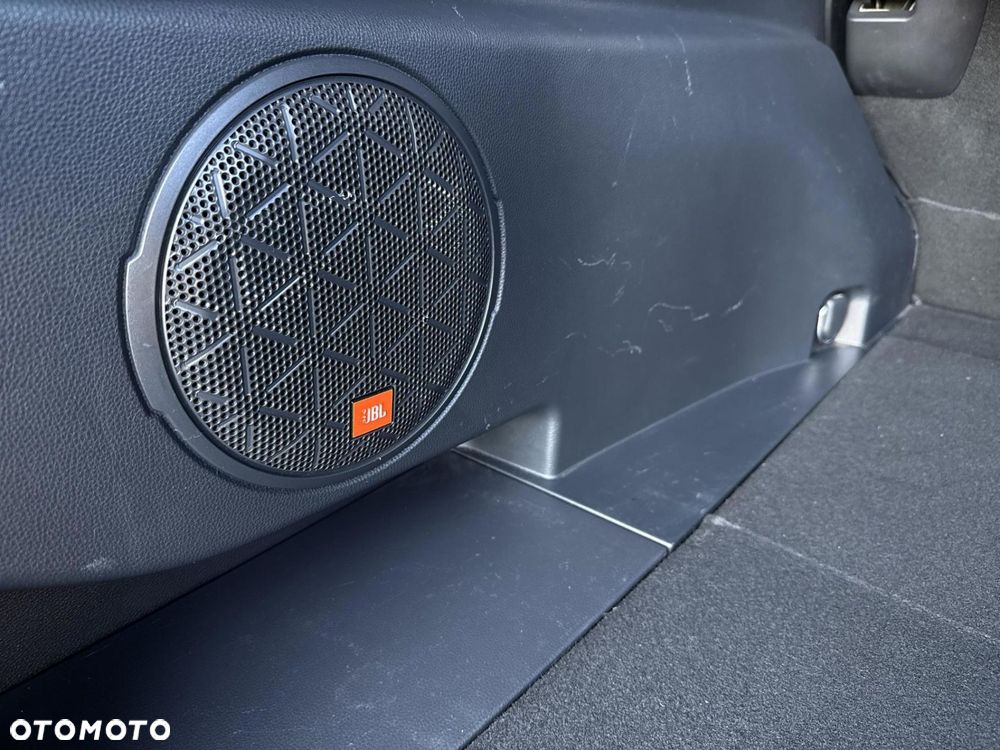 Toyota RAV4 2.5 Hybrid Black Edition by JBL 4x2 - 24
