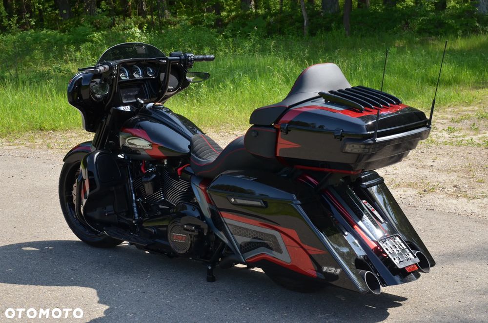 Harley-Davidson Touring Street Glide - 35