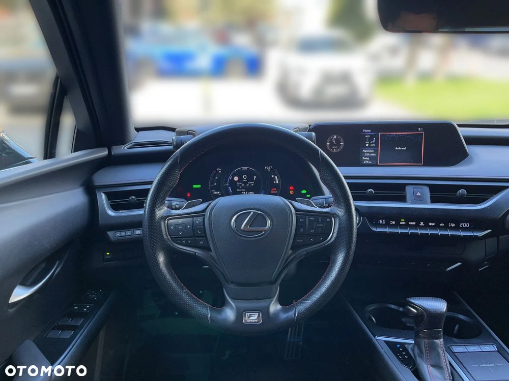 Lexus UX - 7