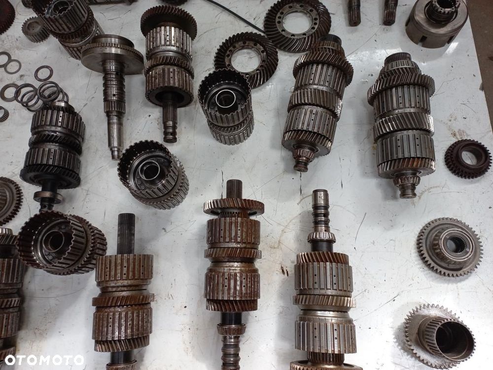 Kosz sprzęgłowy ZF POWERSHIFT Deutz Fahr ZF 209359025, 030,060 ,ZF2093359090 089, ZF2093314008368150, ZF359109,SAME,LAMBORGHINI ,CASE,NEW HOLLAND, wałek,koło zębate,tryb,atak,tarczki,agrotron,2093.268.037  0.900.0954.5 hurlimann 0.900.0883.8  2093268034  cnh 2093.268.019 2093368041, - 5