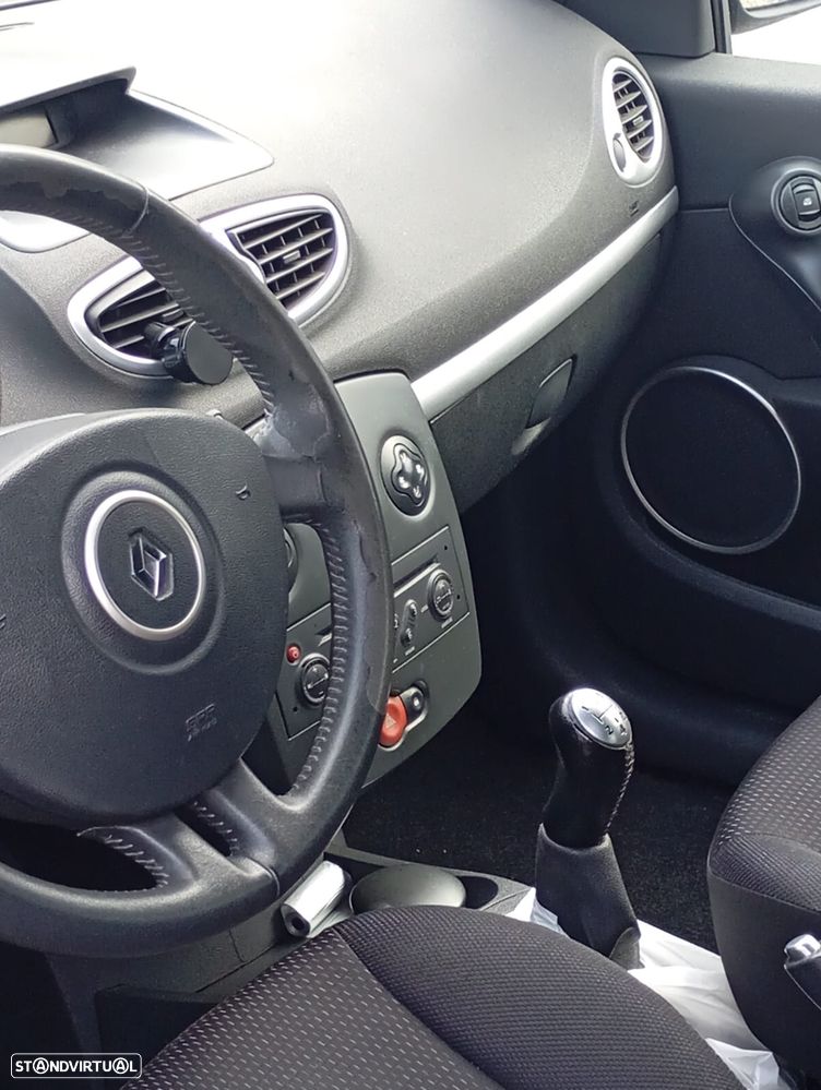 Renault Clio 1.2 16V Dynamique - 4