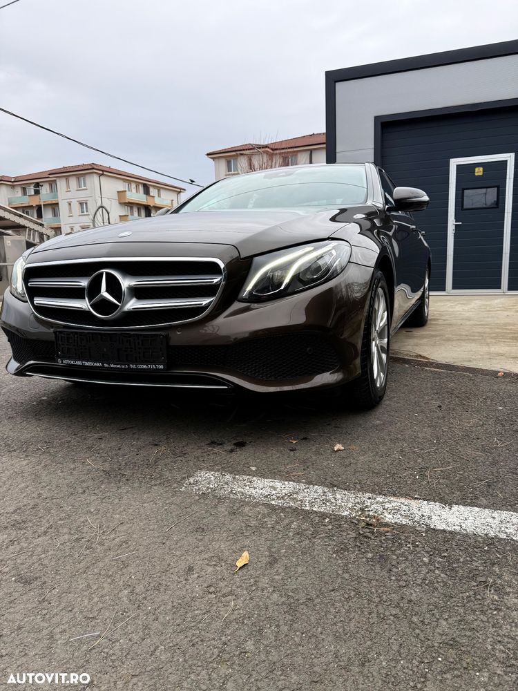 Mercedes-Benz E 200 4MATIC Aut. - 3