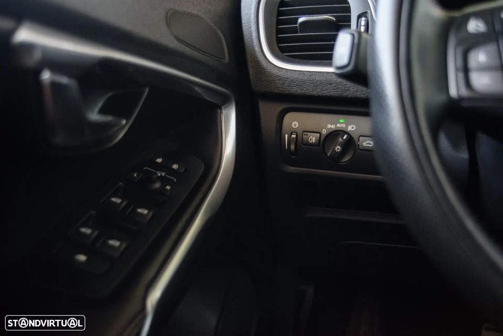 Volvo V40 1.5 T3 Sport Edition R Geartronic - 32