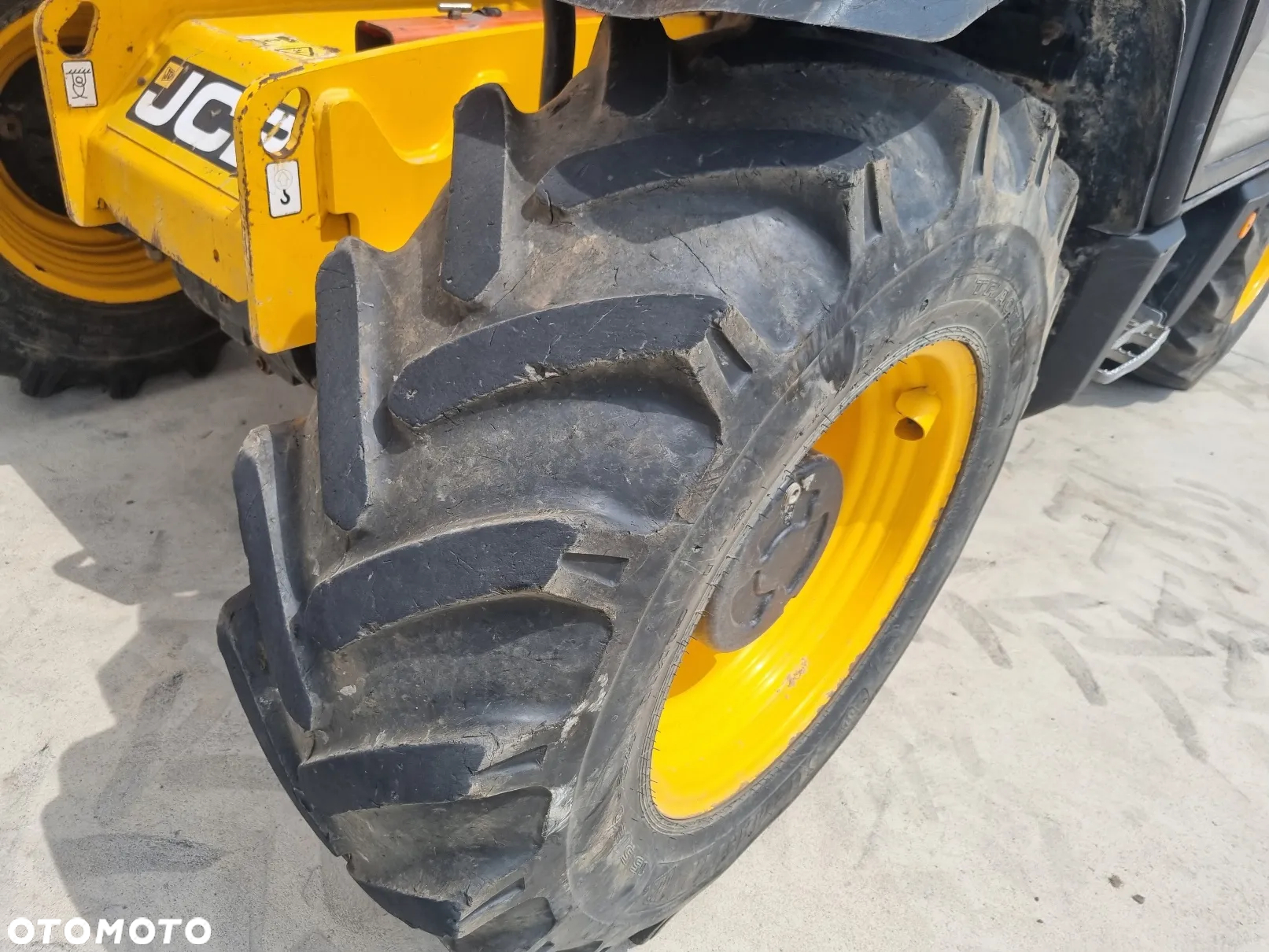 JCB 531-70 - M256 - 13