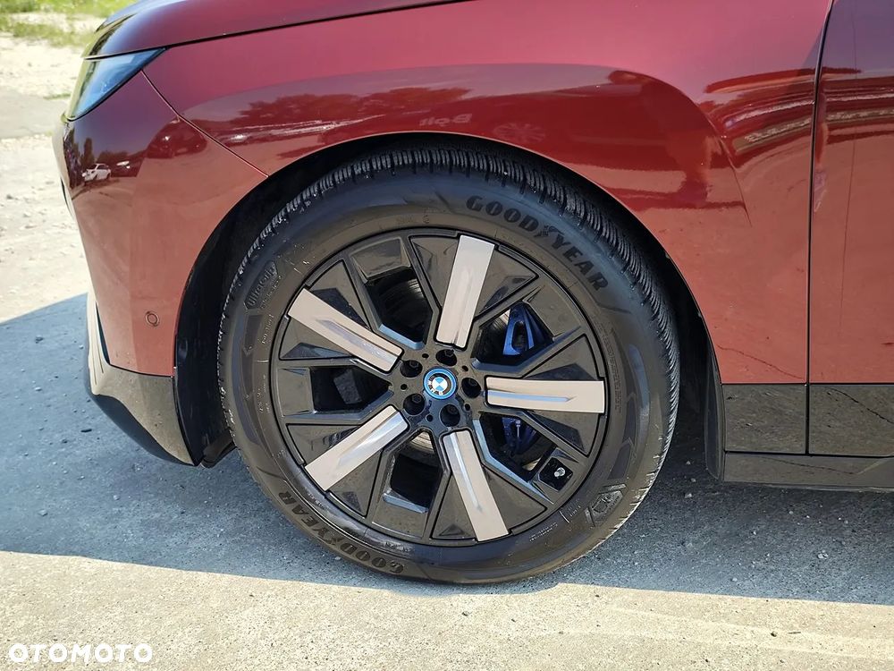 BMW iX xDrive40 76.6kWh Essence - 14