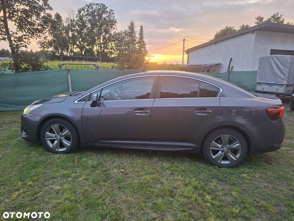 Toyota Avensis 2.0 D-4D Prestige - 3