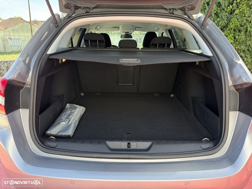 Peugeot 308 SW 1.5 BlueHDi Style - 22