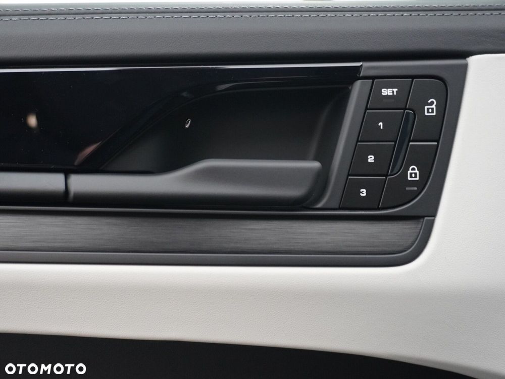 Porsche Cayenne Black Edition - 19