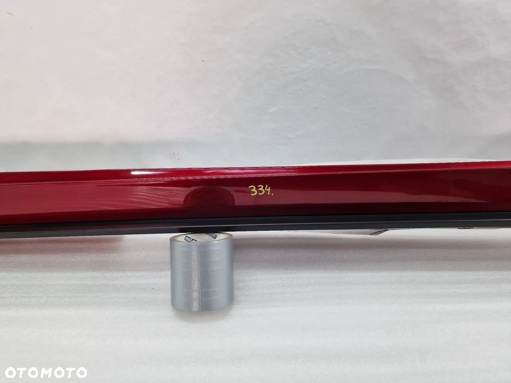 MAZDA 3 GT SPORT LEWA ŁADNA LISTWA PROGOWA / NAKŁADKA PROGU , KOLOR BORDO METALIK , NR BCJH-51P51 , NR AUKCJI PR334 - 5