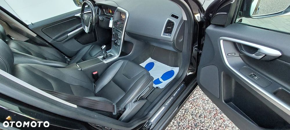 Volvo XC 60 D3 Drive-E Momentum - 28
