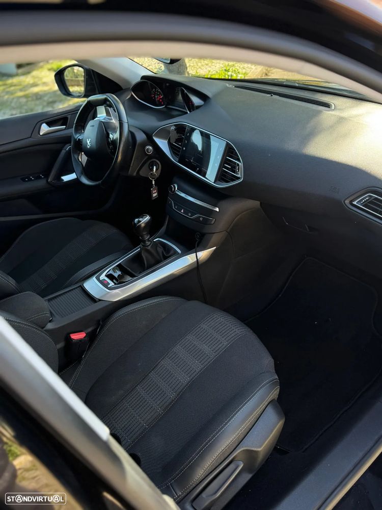 Peugeot 308 1.2 PureTech Allure - 14