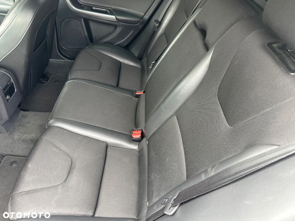 Volvo V60 - 25