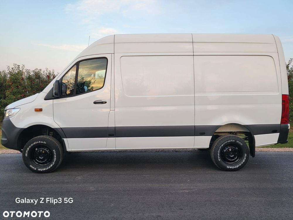 Mercedes-Benz Sprinter - 2