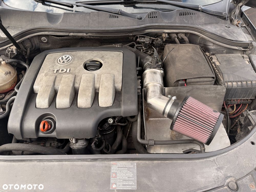 Volkswagen Passat 2.0 TDI 4Mot Highline - 9