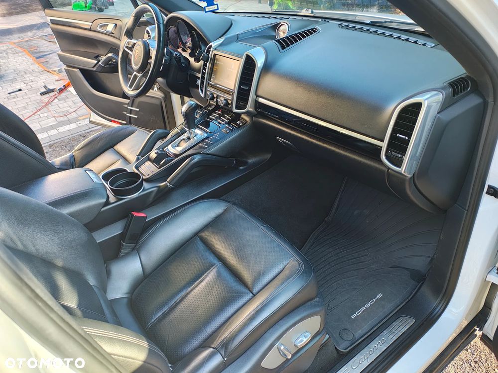 Porsche Cayenne S - 24
