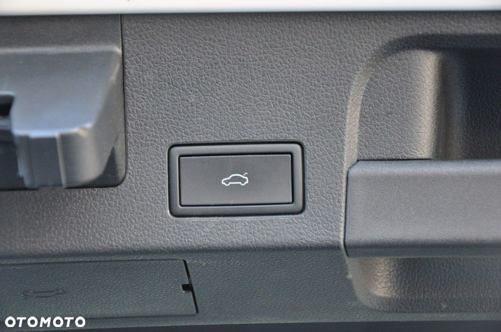 Volkswagen Arteon 2.0 TDI 4Motion R-Line DSG - 39