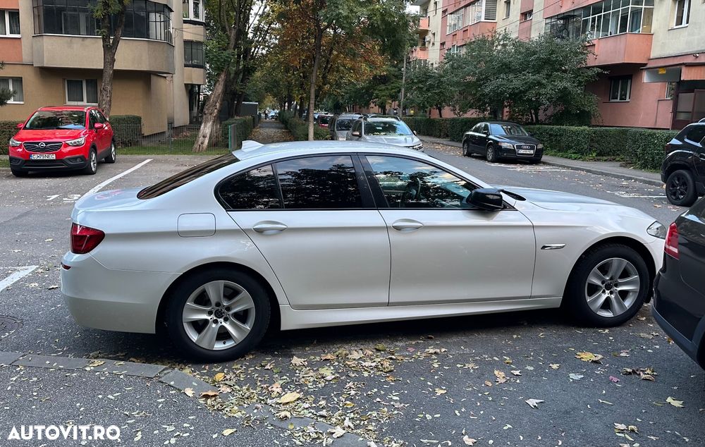 BMW Seria 5 525d xDrive AT - 3