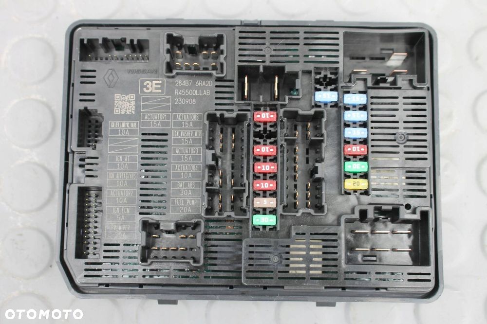 skrzynka bezpieczników moduł nissan qashqai iii j12 1.3 automat 21- - 4