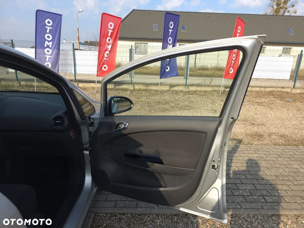 Opel Corsa 1.4 16V Edition - 11