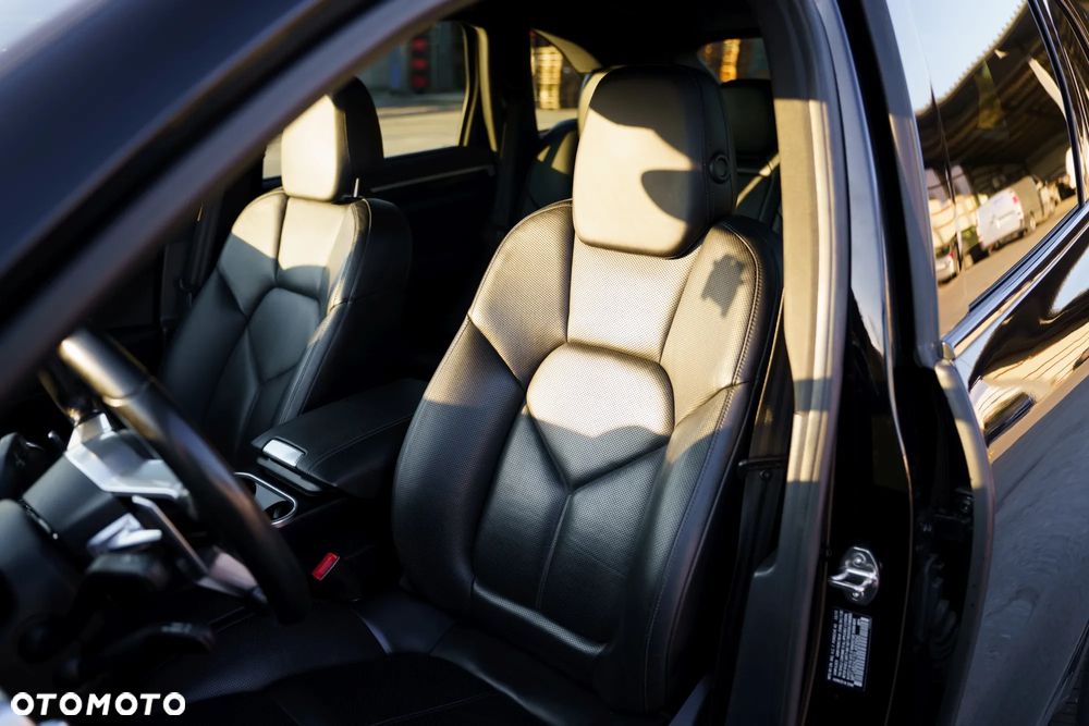Porsche Cayenne - 13