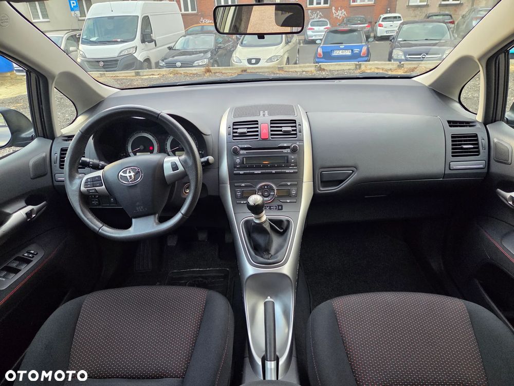 Toyota Auris 1.6 Valvematic Executive - 8