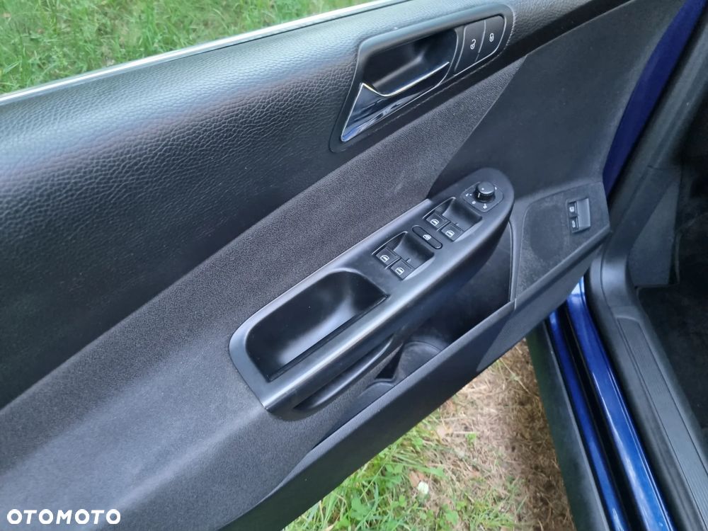 Volkswagen Passat 2.0 TDI Comfortline - 13