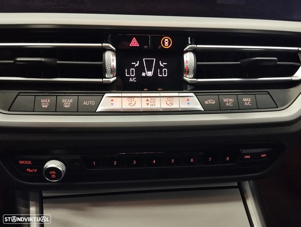 BMW 330 e Auto - 34