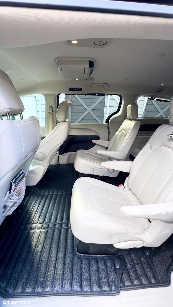 Chrysler Pacifica - 18